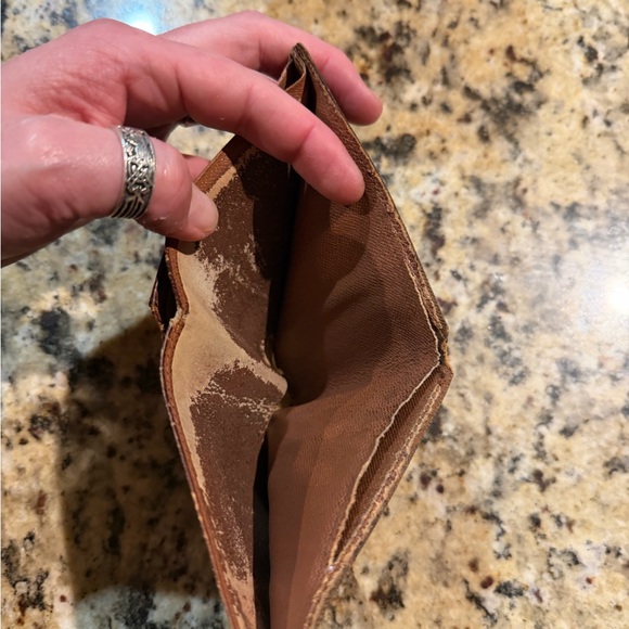 Loved Louis Vuitton wallet - Picture 6 of 6